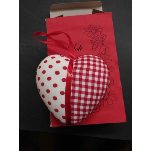 Kézműves ajándék kis pöttyes-kockás mintájú szív dobozzal