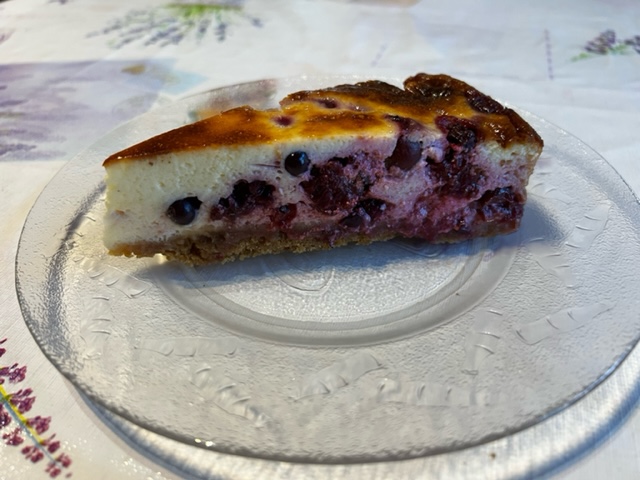 Erdei gyümölcsös sajttorta teljes kiőrlésű kekszből Virág-Meszes Ildi konyhájából
